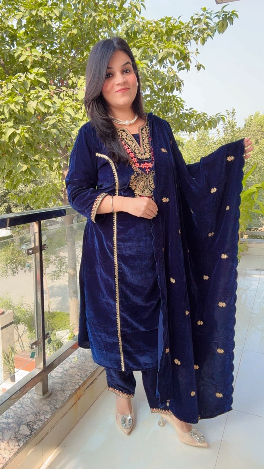 THE DEEP BLUE VELVET SUIT