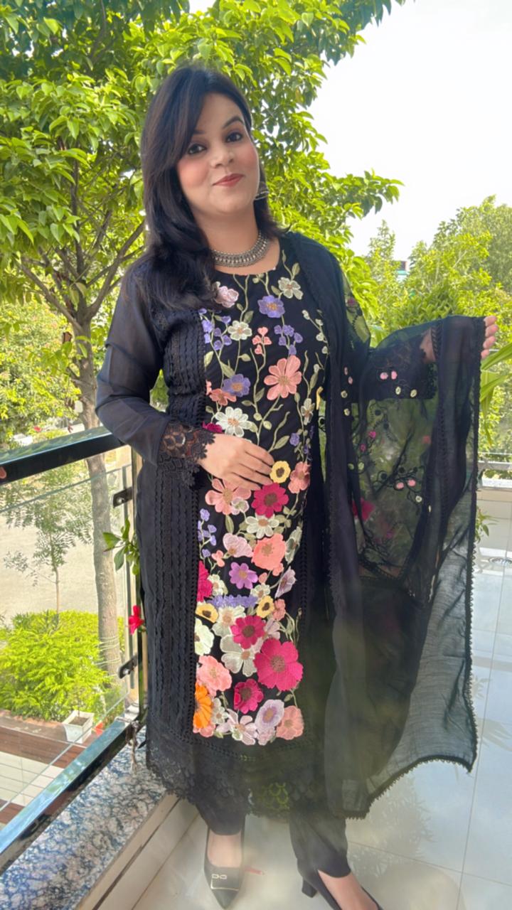 BLACK EMROIDERED SUIT