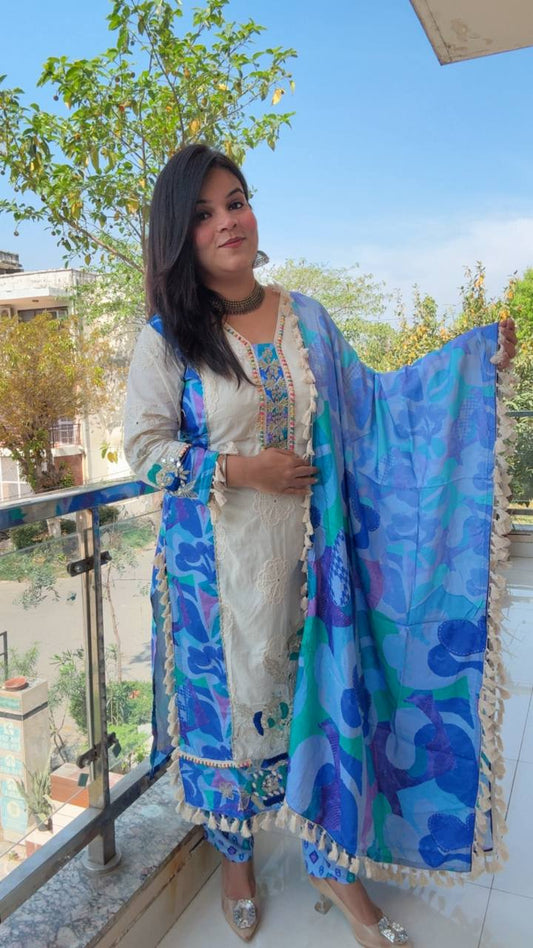 Cotton suit with embroidery and handwork