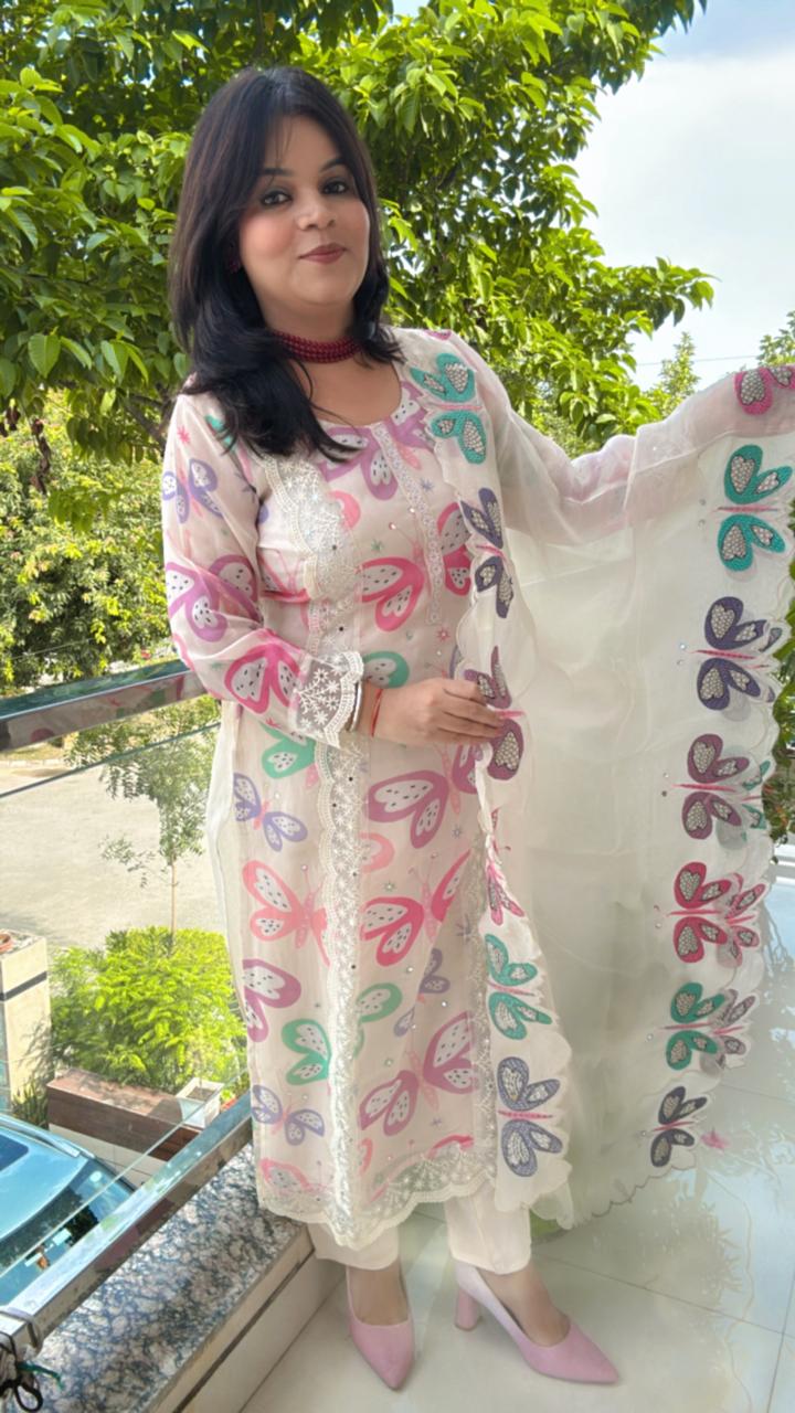 LAVENDER PURPLE OR MAGENTA