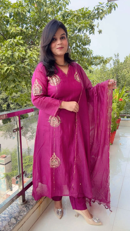 Vibrant Magenta MalSilk Kurta Set with Brocade Appliqué