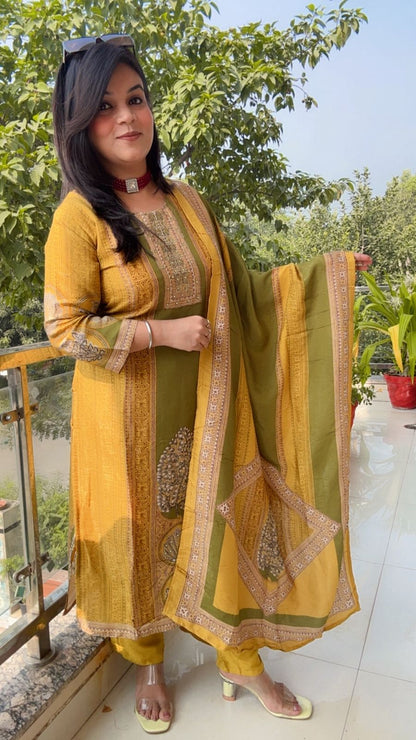 Mustard & Moss Contrast