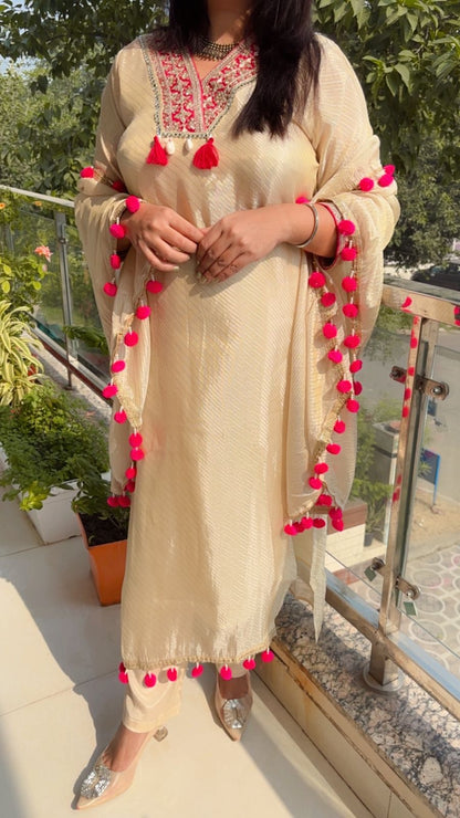 The Gulabo' Pom-Pom Suit