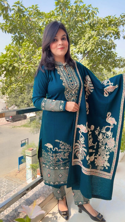 STRETCHABLE WOOLEN BLUE SUIT