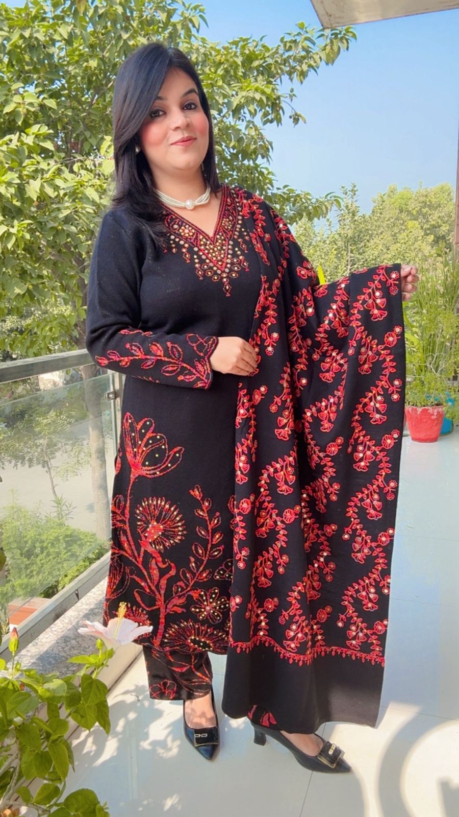 RED AND BLACK WOOLEN SUIT