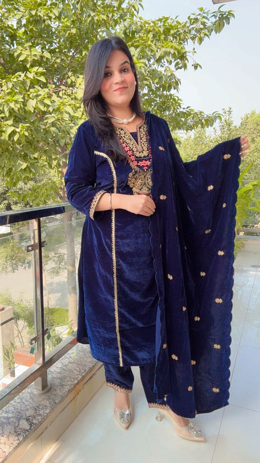 THE DEEP BLUE VELVET SUIT