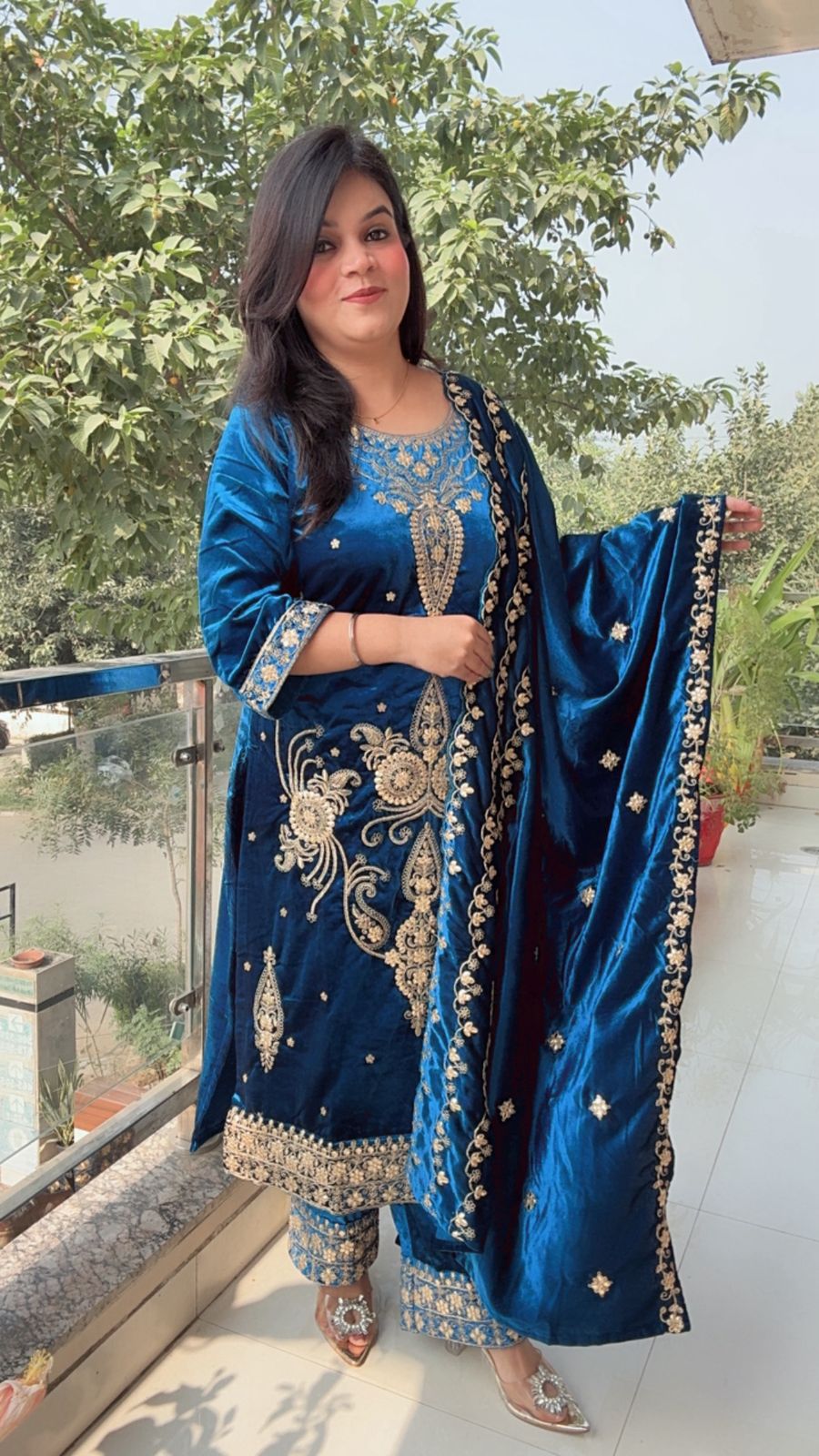 CRUSH VELVET TEAL BLUE