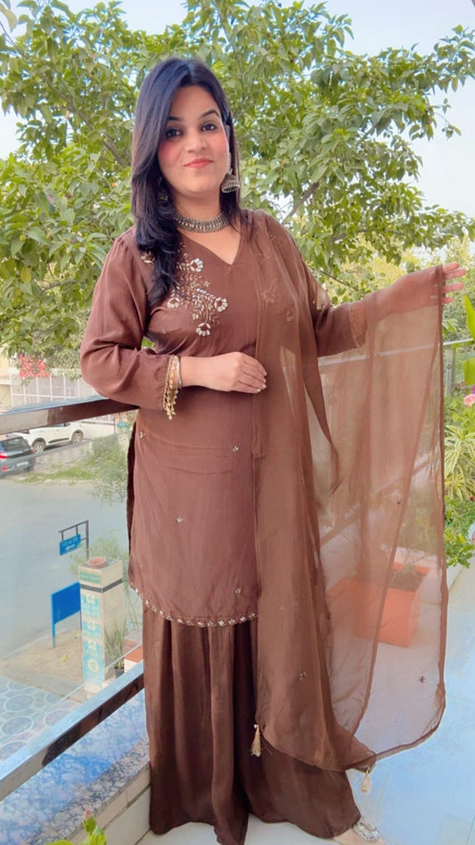BROWN SUIT WITH TUSSELS