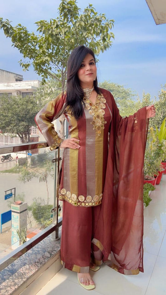 The Metallic Stripe Medallion Set