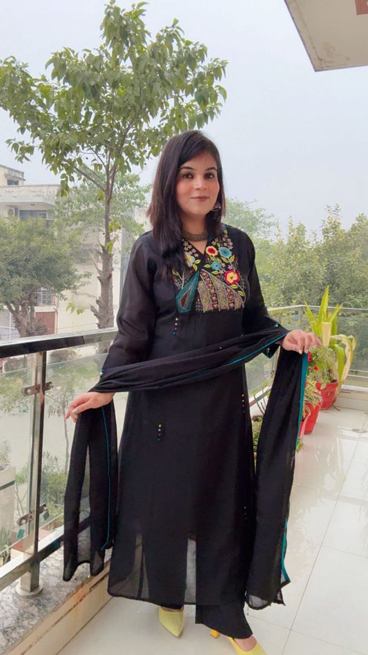THE BLACK FLORAL SUIT