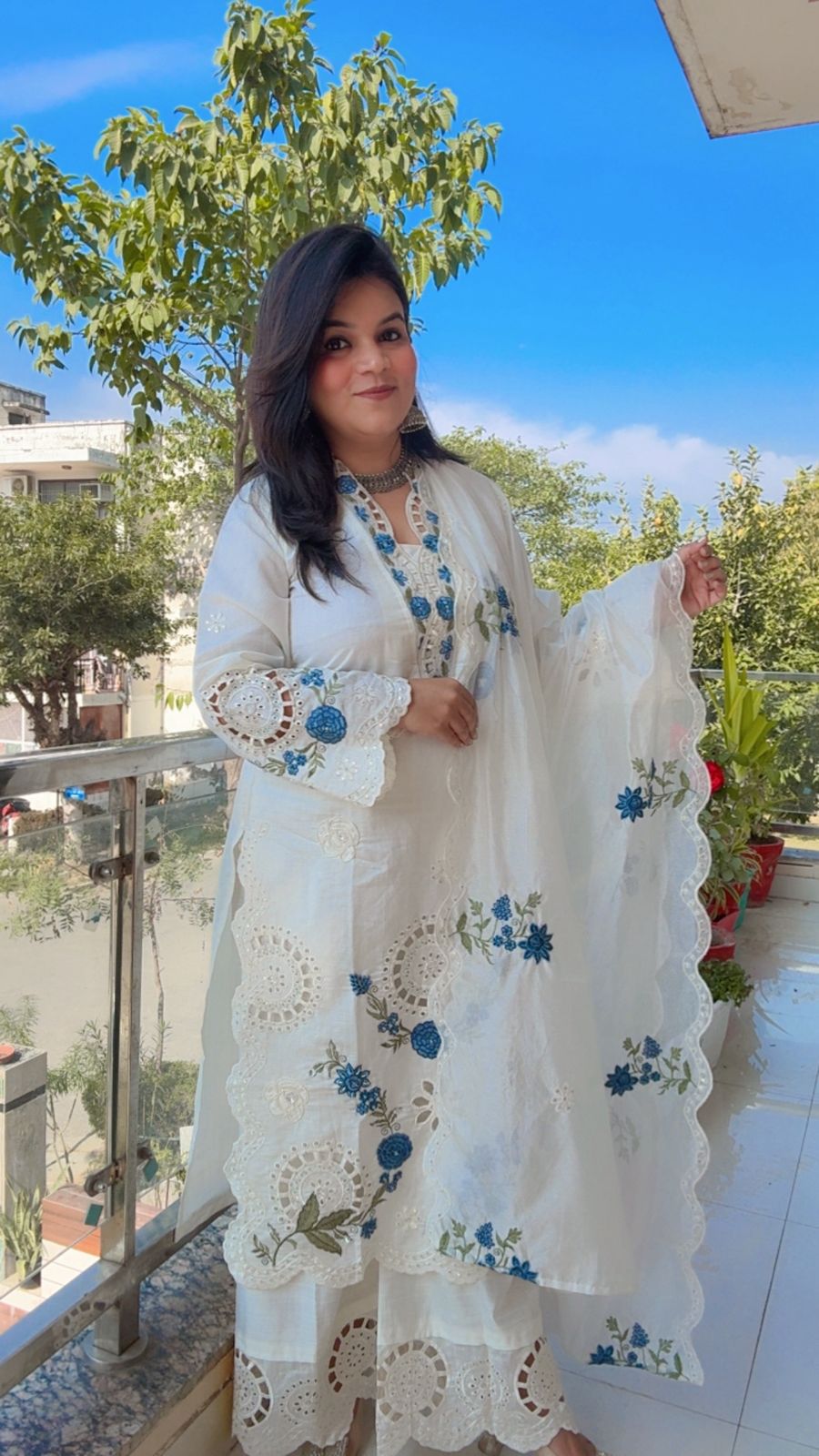 WHITE OR BLUE COMBINATION SUIT