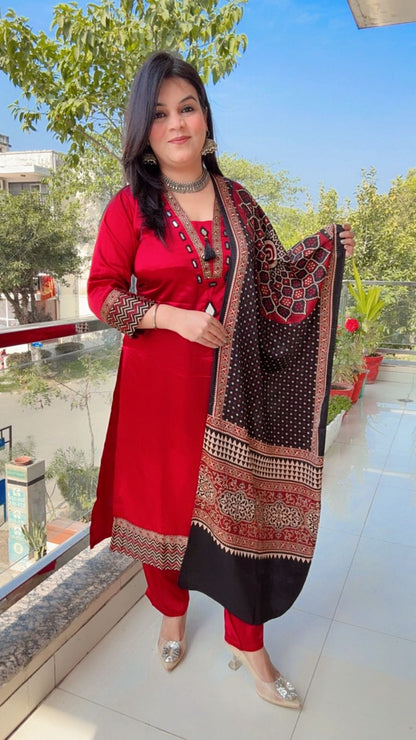 GAZZI SILK MAROON SUIT