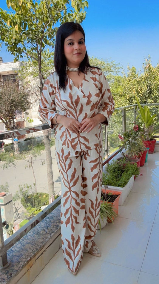 White and Brown Printed Cord-Set