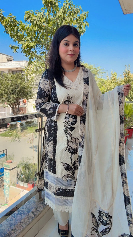 Cotton suit White and black embroidery